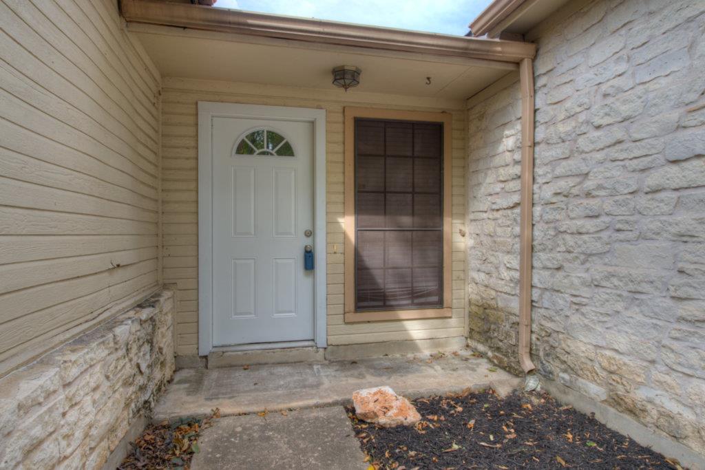 1710 Woodwind Ln Property Photo 3