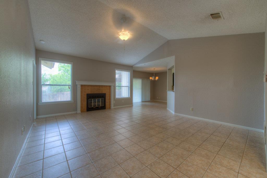 1710 Woodwind Ln Property Photo 4