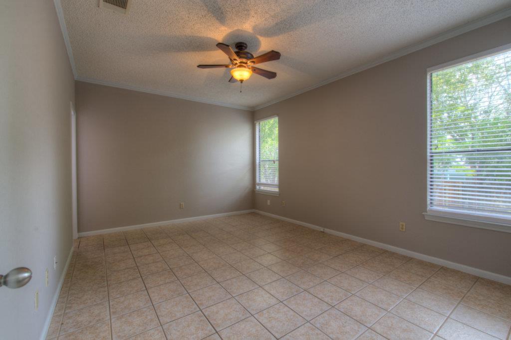 1710 Woodwind Ln Property Photo 9