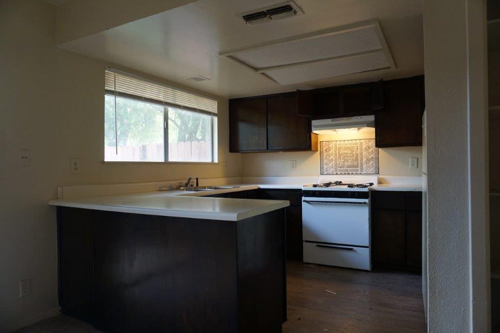 5919 Hidden Valley Trl Property Photo 4