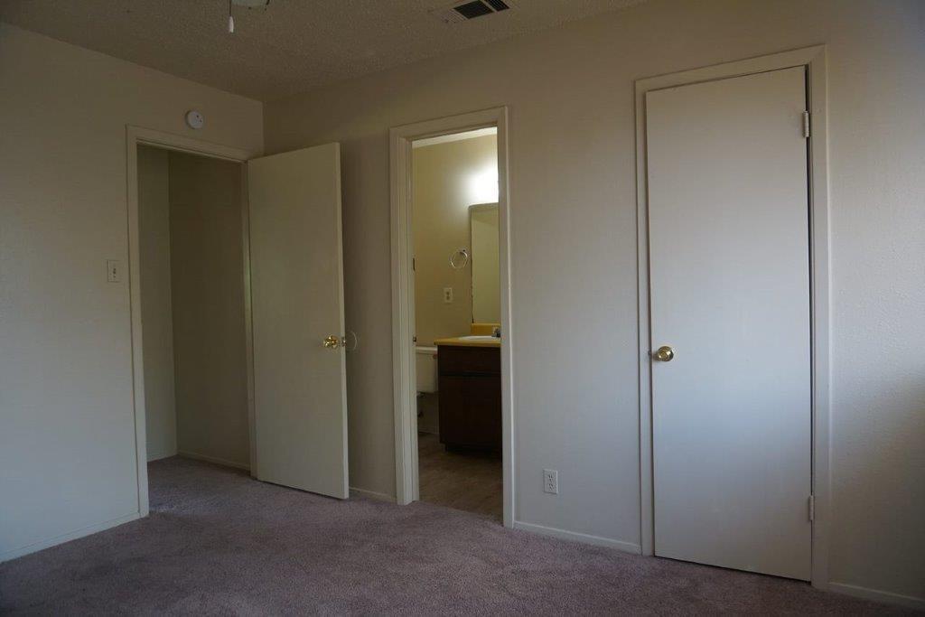 5919 Hidden Valley Trl Property Photo 5