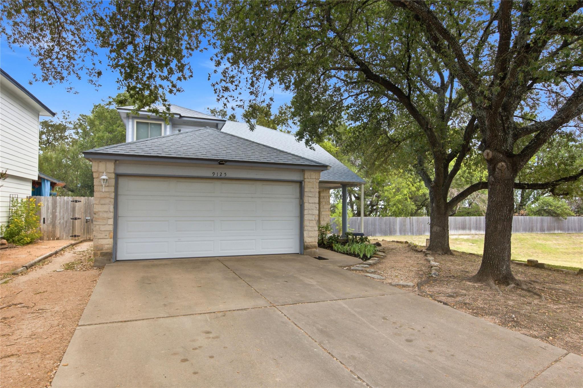 9125 Vigen Cir Property Photo 2