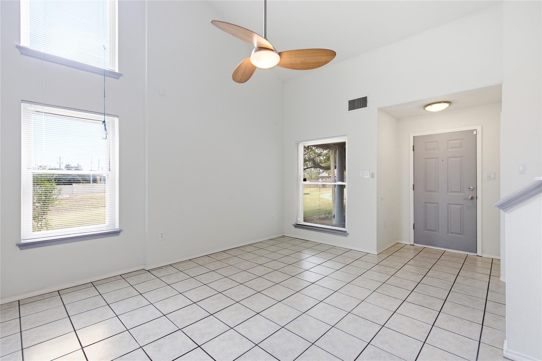 9125 Vigen Cir Property Photo 6