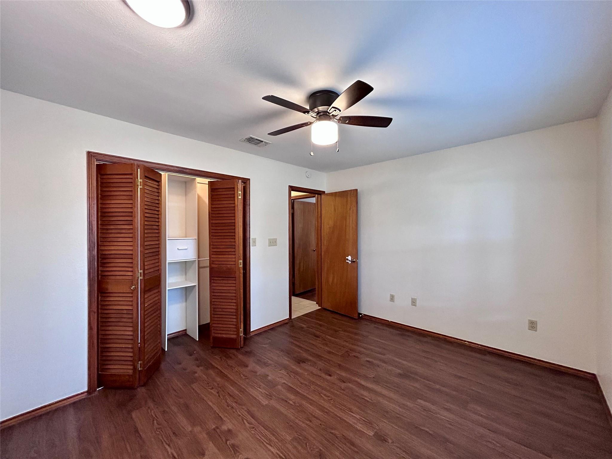 57 Woodcreek Dr Property Photo 15