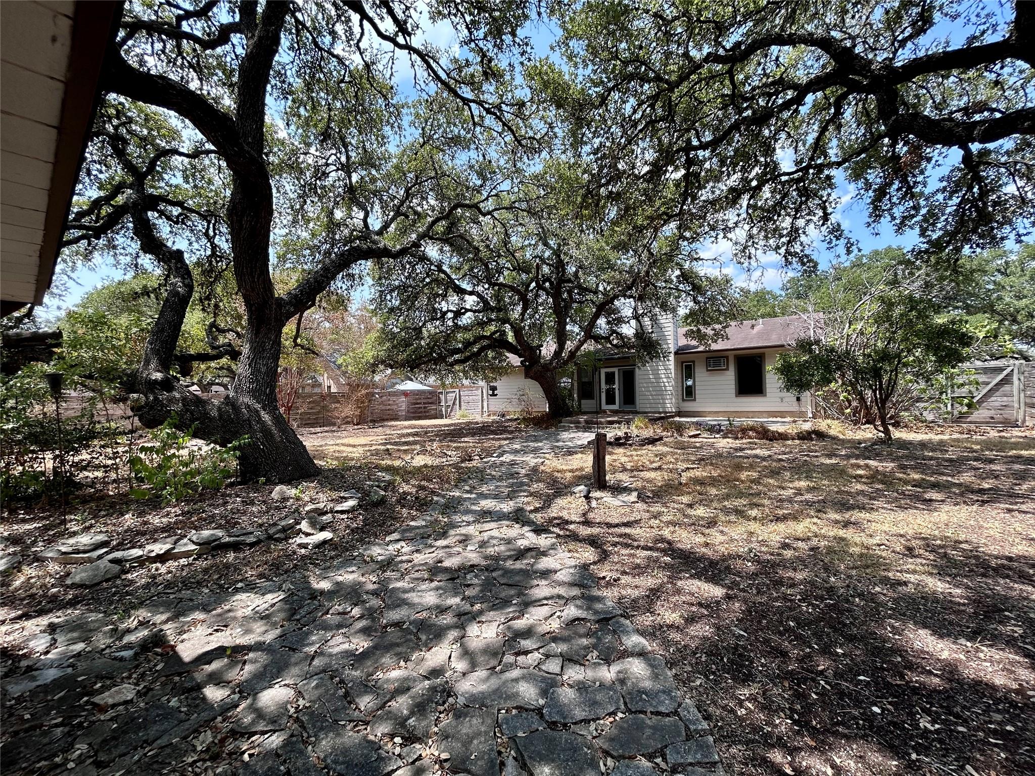 57 Woodcreek Dr Property Photo 22