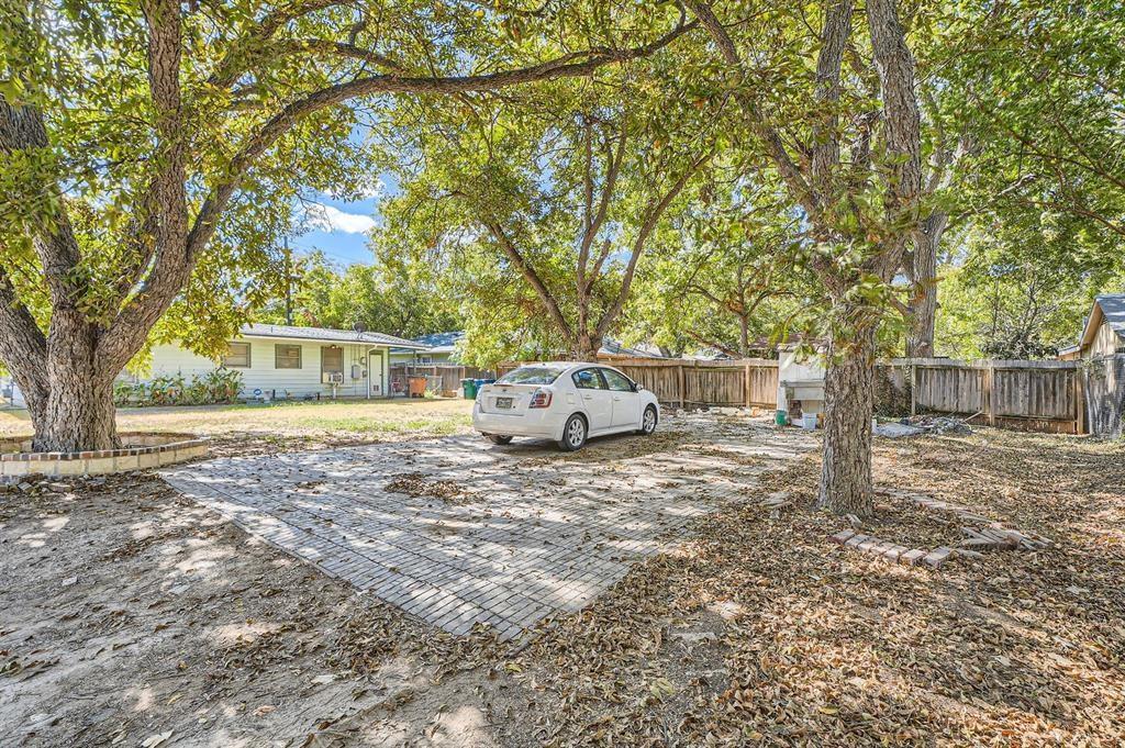 3310 Thompson St Property Photo 7