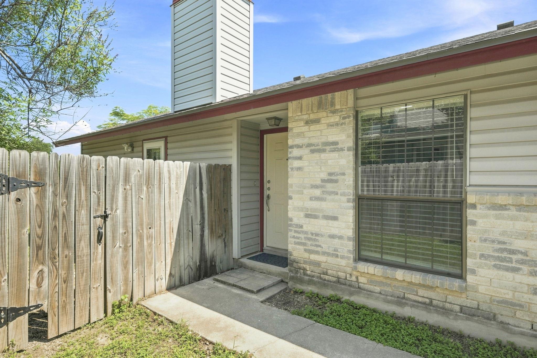 615 Luther Dr #a Property Photo 2