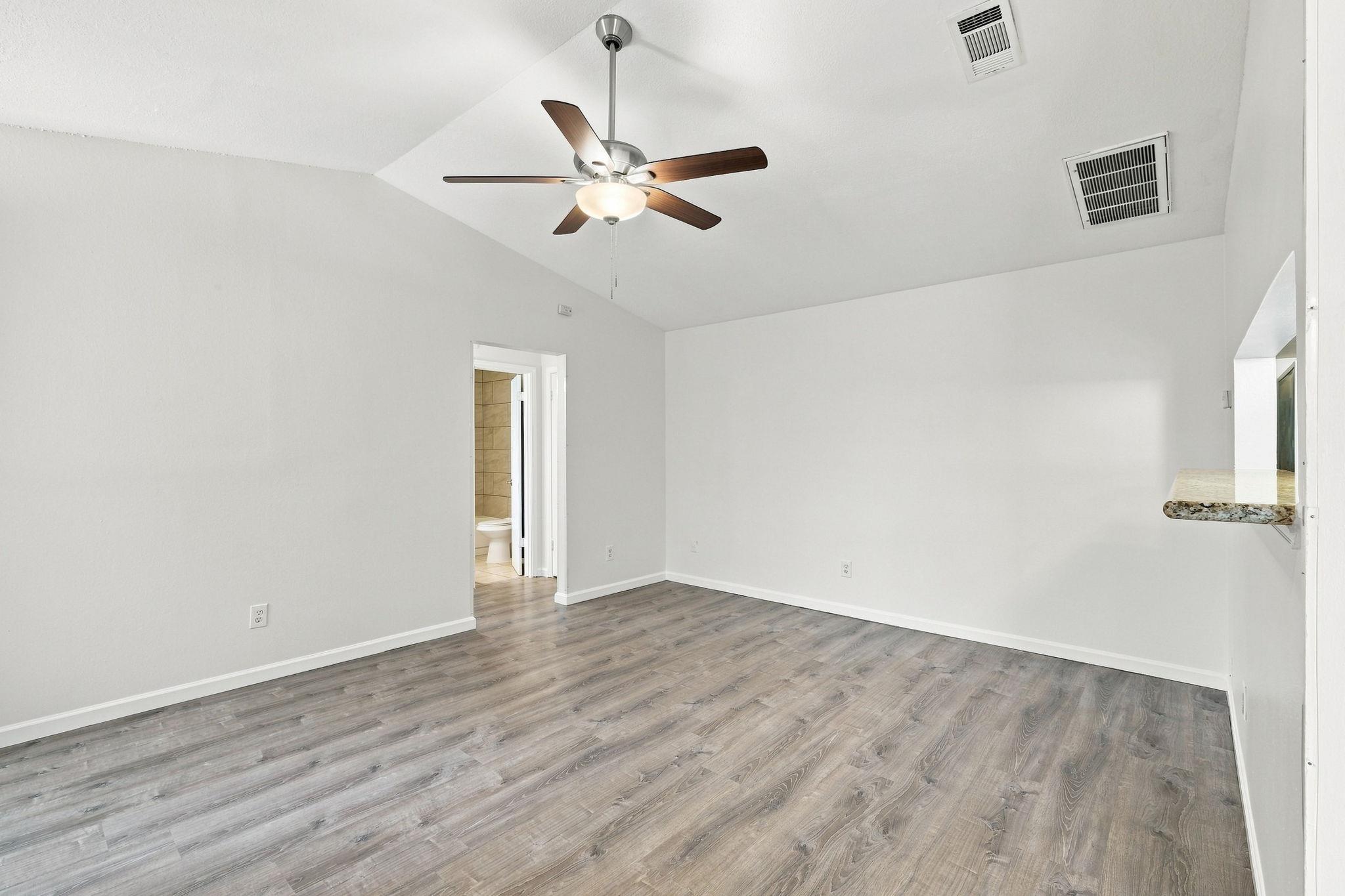 615 Luther Dr #a Property Photo 4