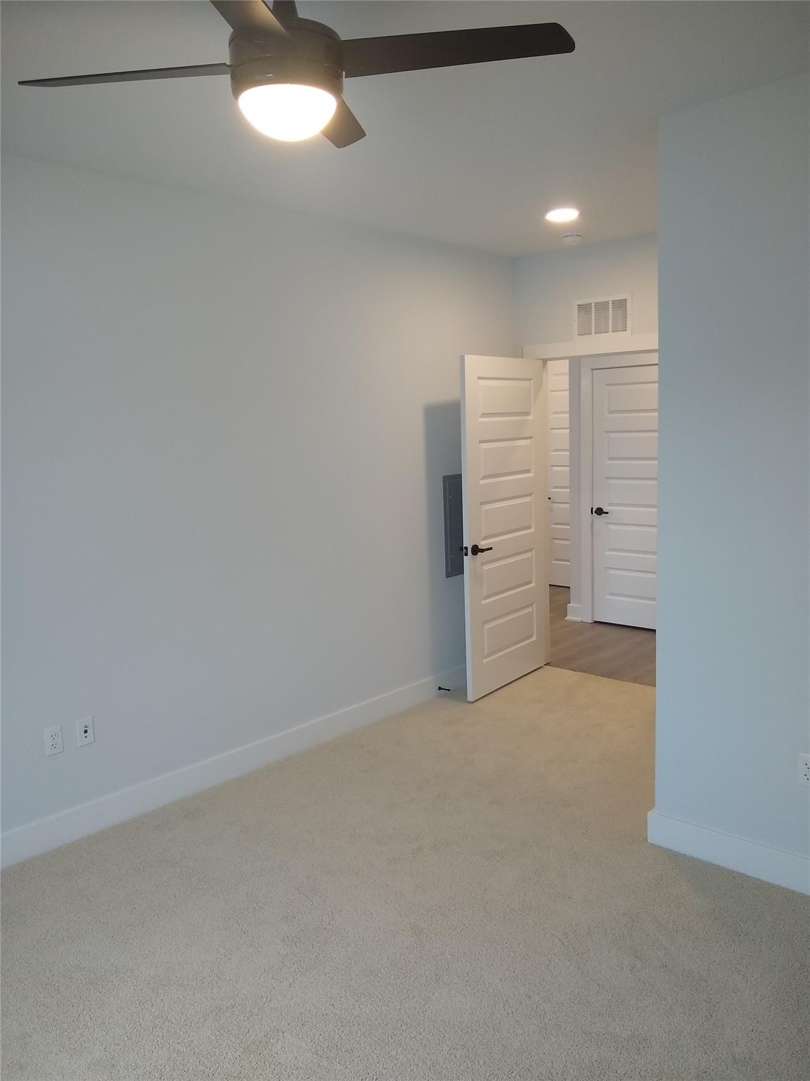 2220 Webberville Rd #403 Property Photo 12