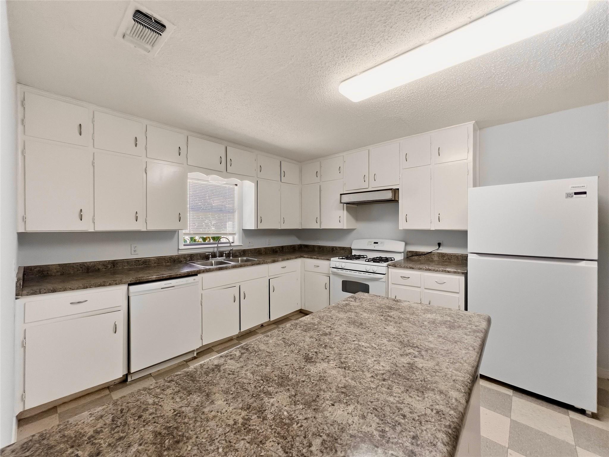 5400 Harmon Ave #a Property Photo 7