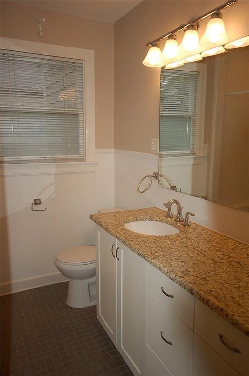 907 E 38th St #a Property Photo 5