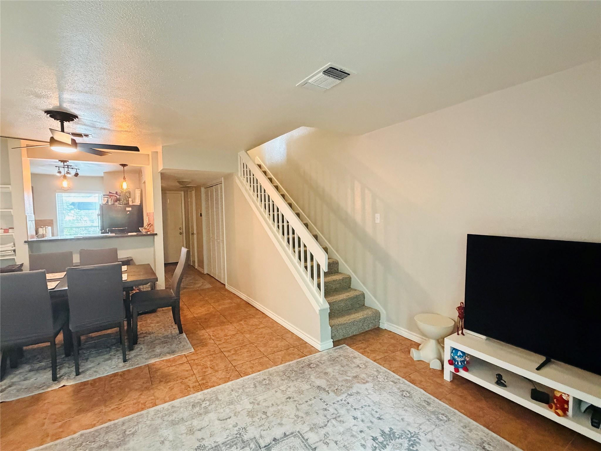 2018 W Rundberg Ln #12b Property Photo 1