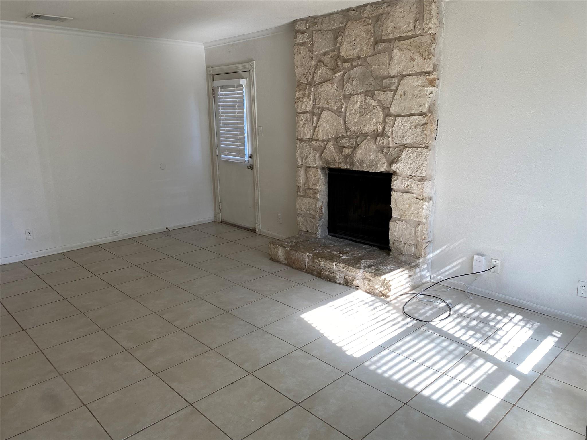 11304 Ptarmigan Cv #b Property Photo 3