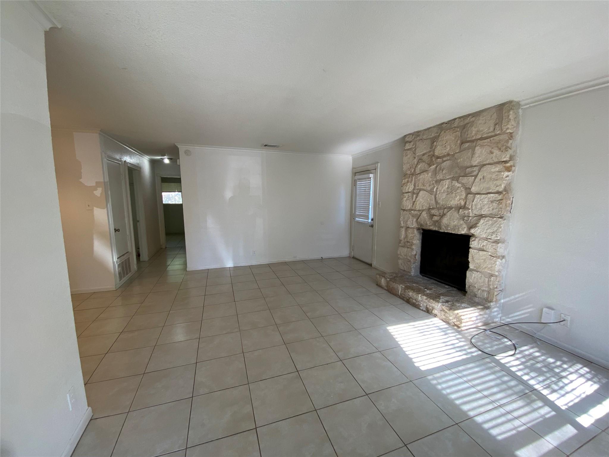 11304 Ptarmigan Cv #b Property Photo 4