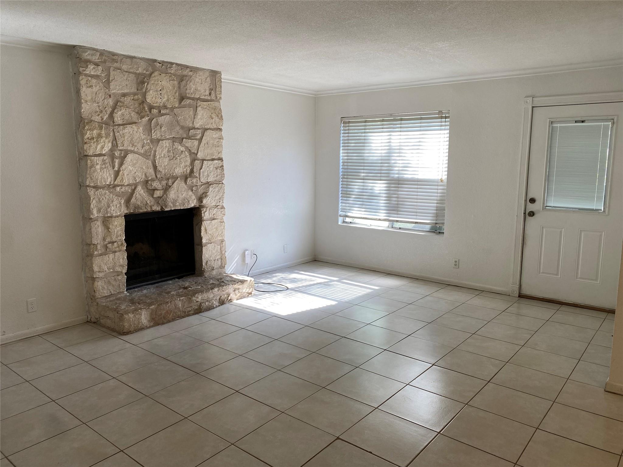 11304 Ptarmigan Cv #b Property Photo 5