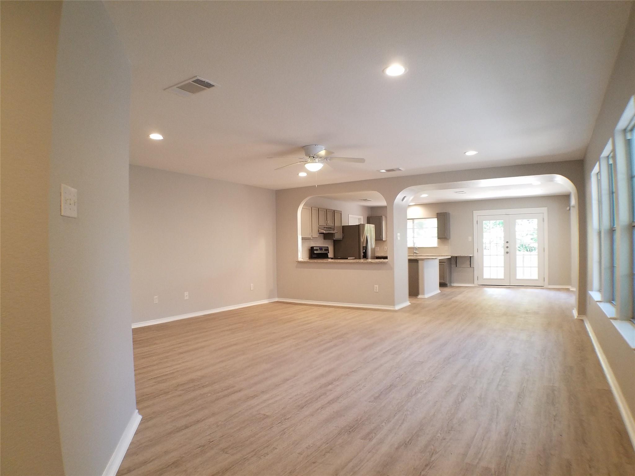 11208 Blairview Ln Property Photo 3