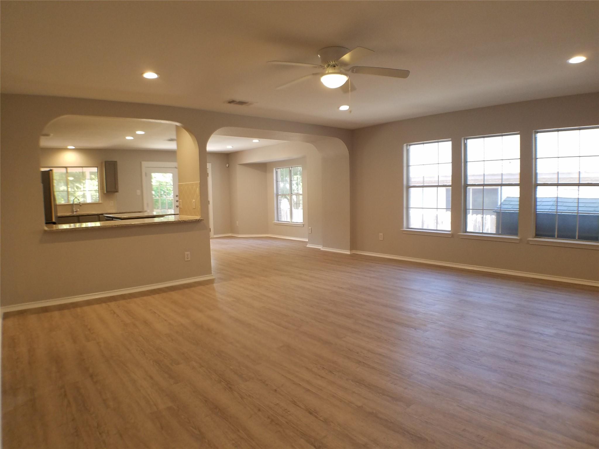 11208 Blairview Ln Property Photo 4