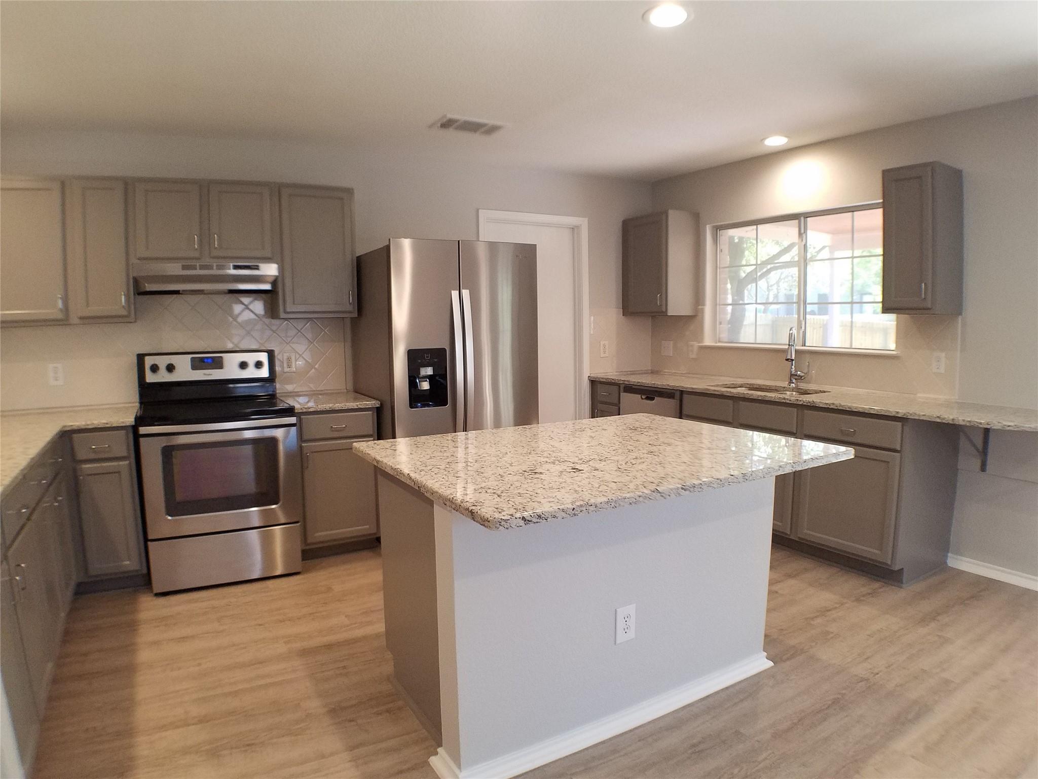 11208 Blairview Ln Property Photo 6