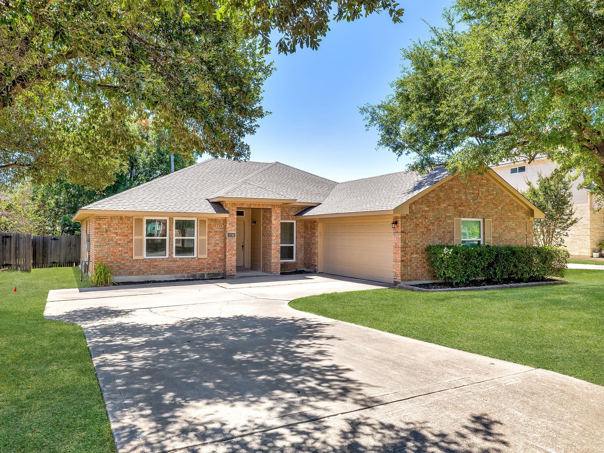 1216 Heppner Dr Property Photo 1