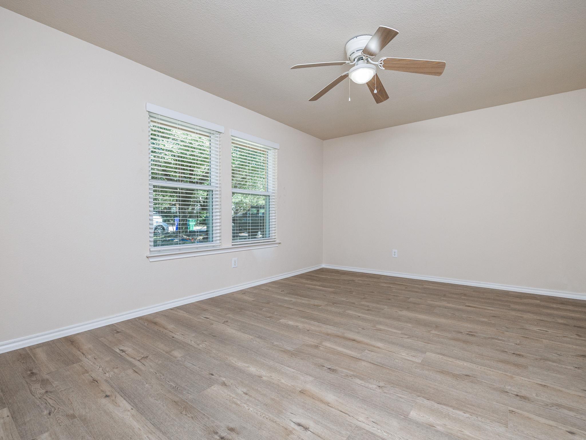 1216 Heppner Dr Property Photo 6