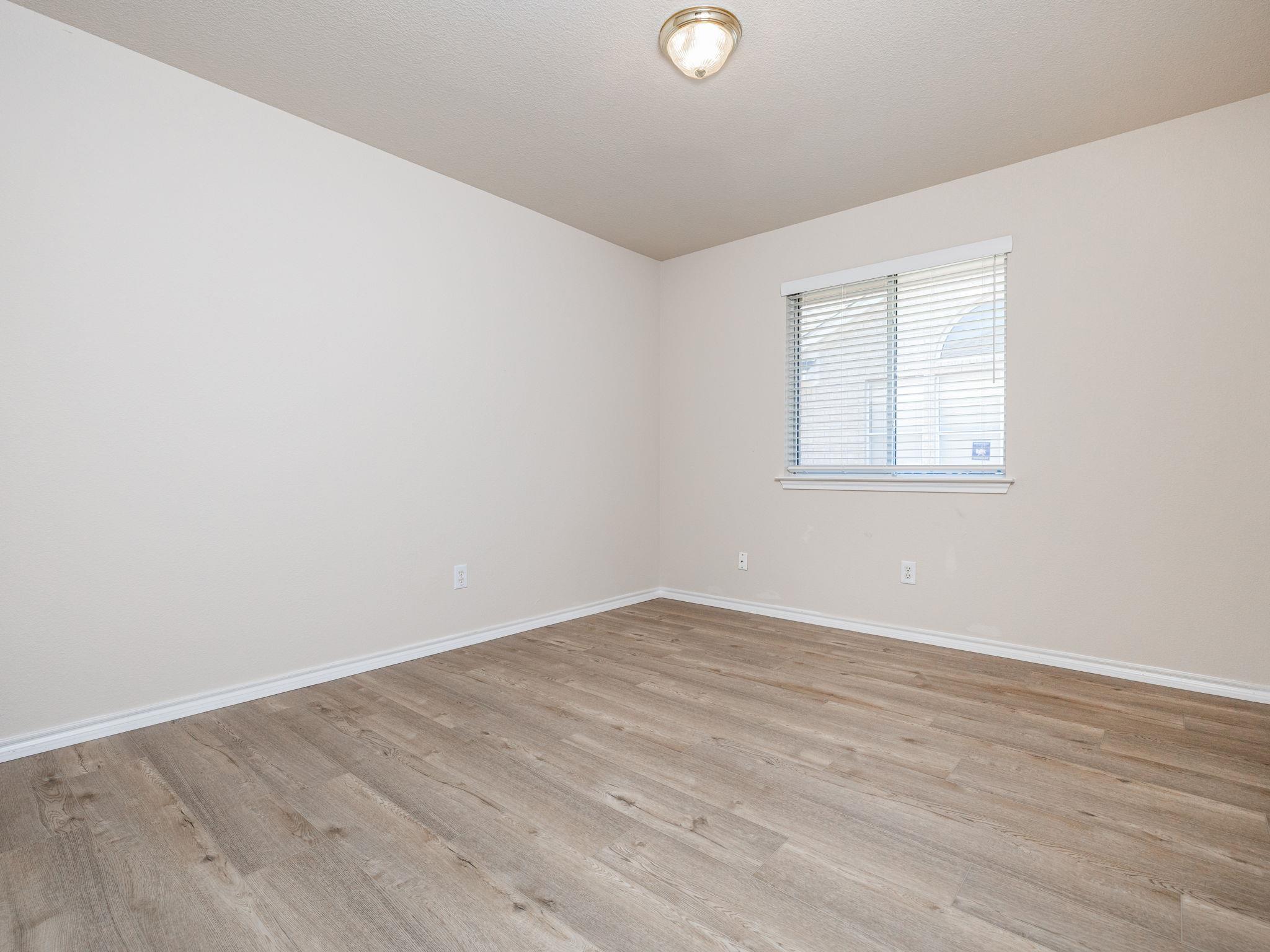 1216 Heppner Dr Property Photo 7