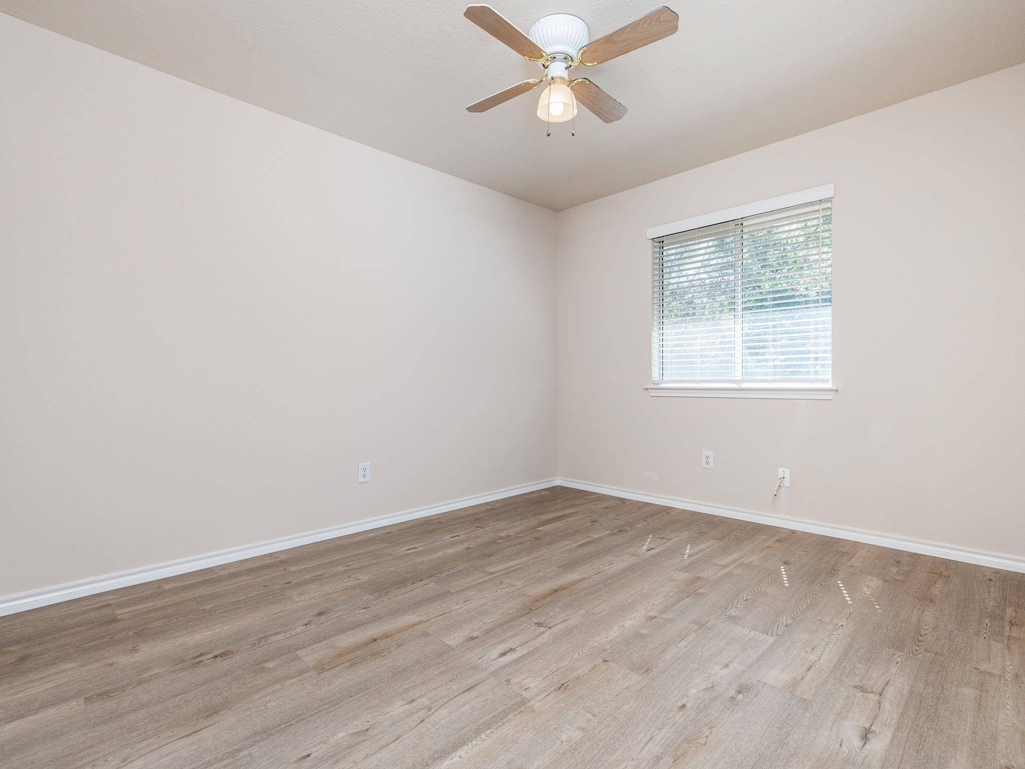 1216 Heppner Dr Property Photo 9