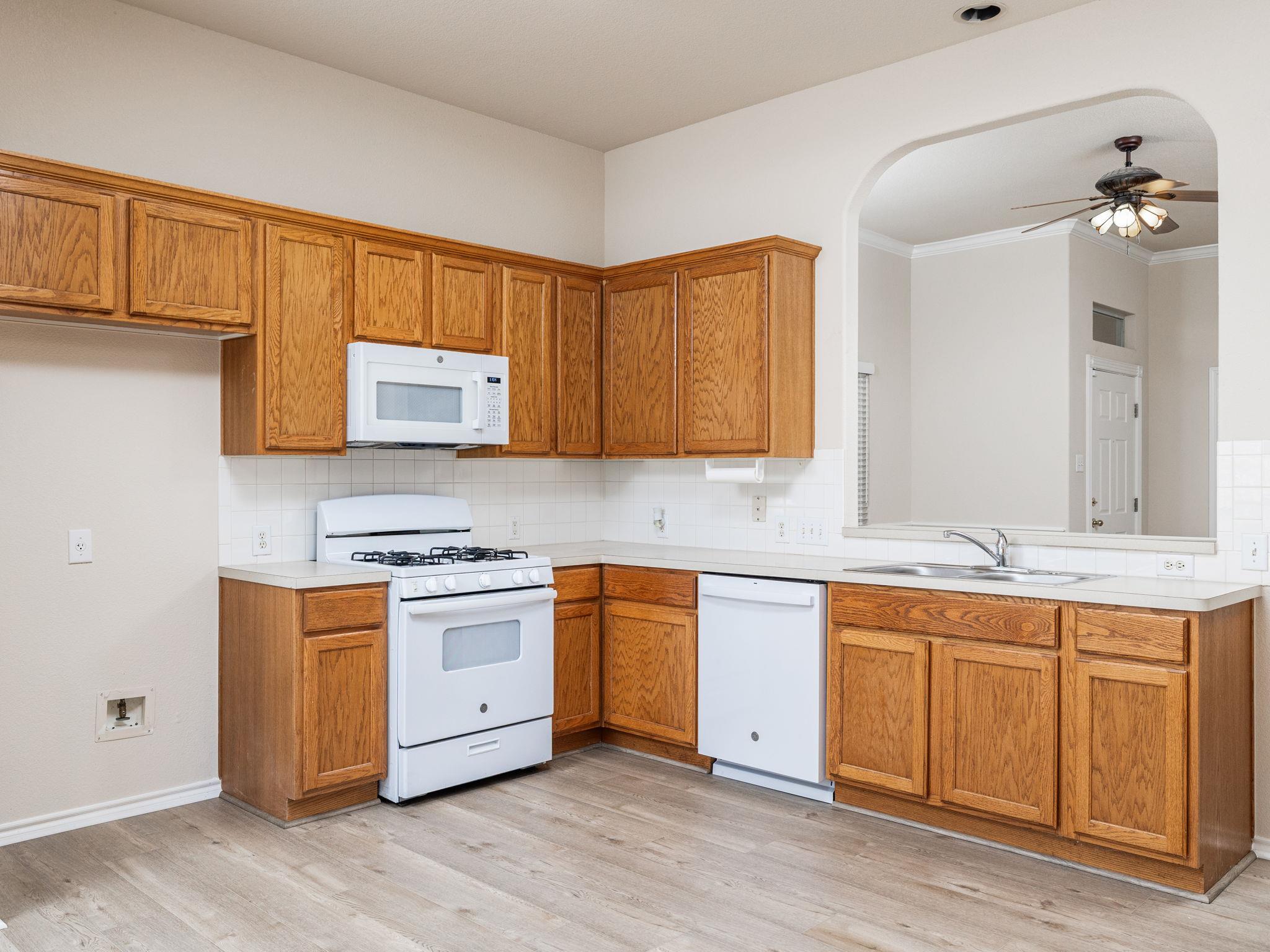 1216 Heppner Dr Property Photo 16