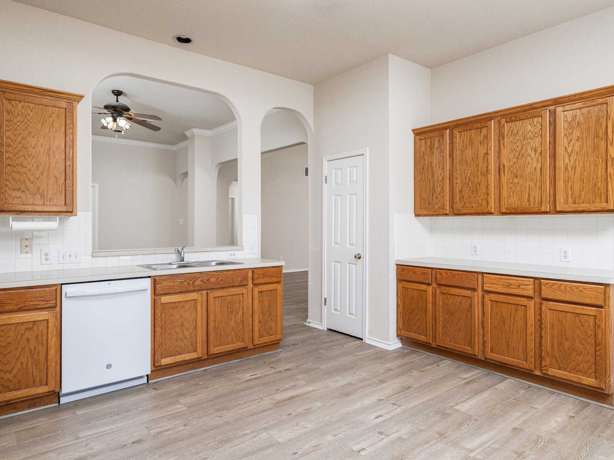 1216 Heppner Dr Property Photo 17