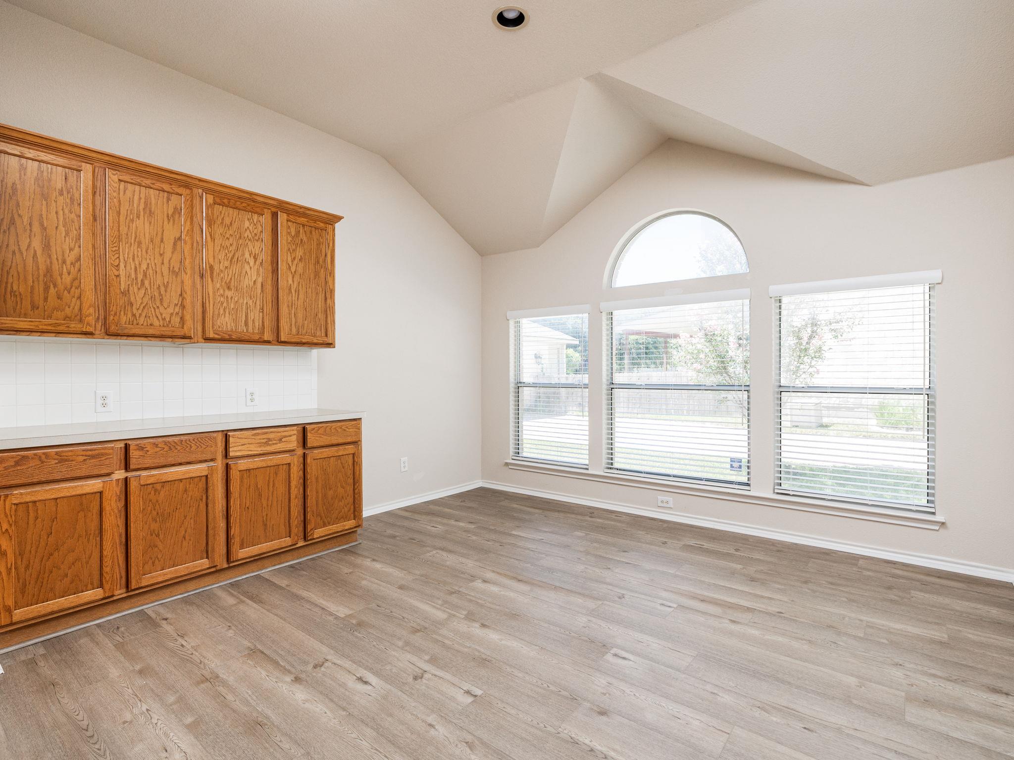 1216 Heppner Dr Property Photo 18