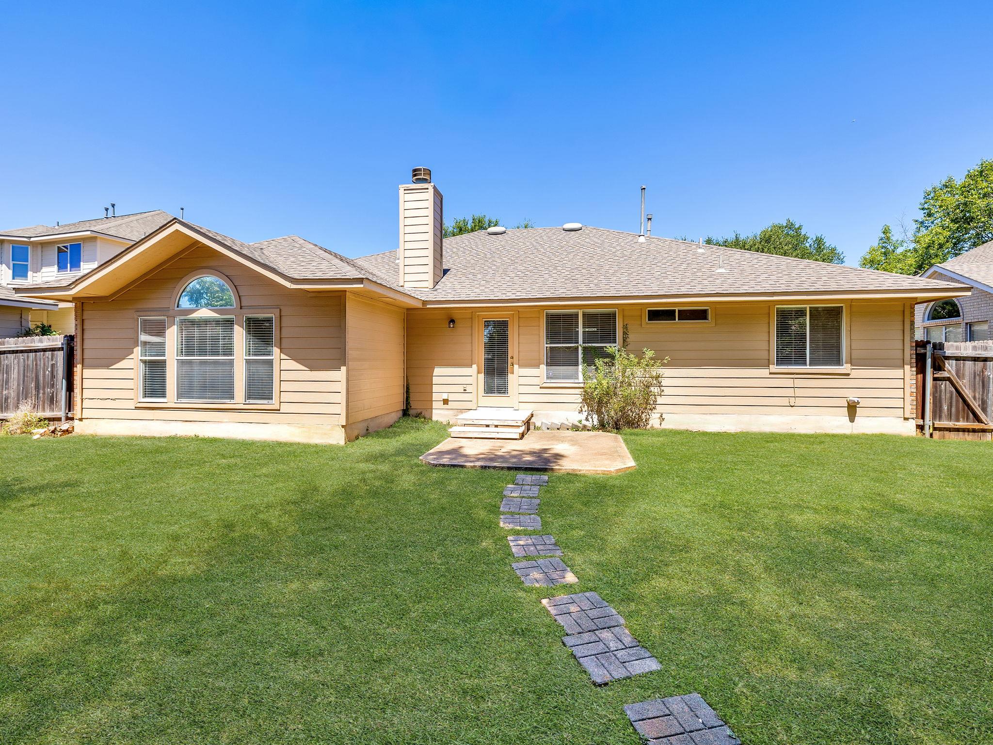 1216 Heppner Dr Property Photo 22