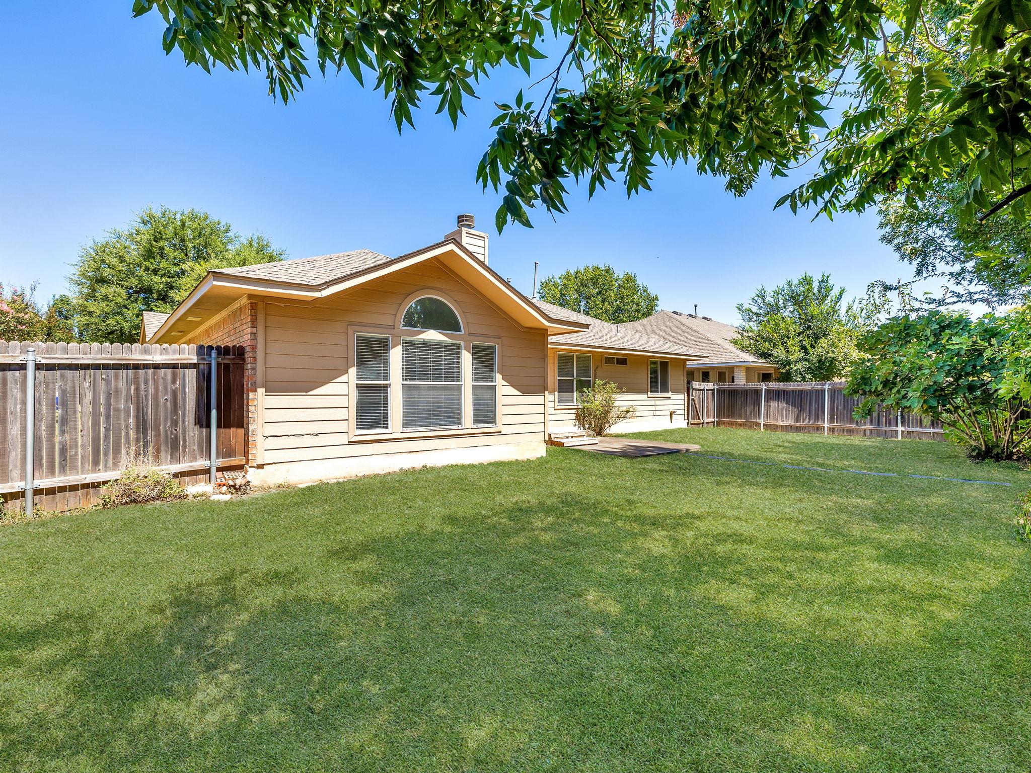 1216 Heppner Dr Property Photo 24
