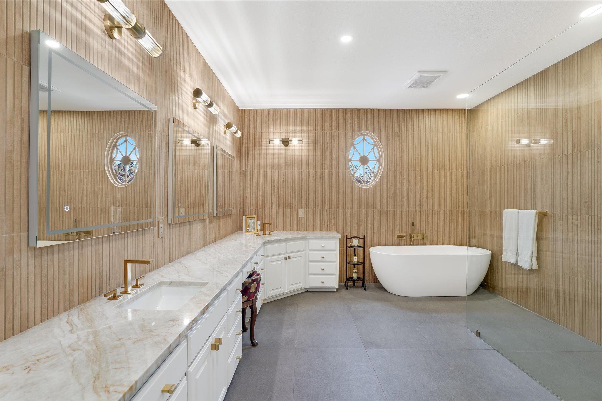 3705 Gilbert St #b Property Photo 4