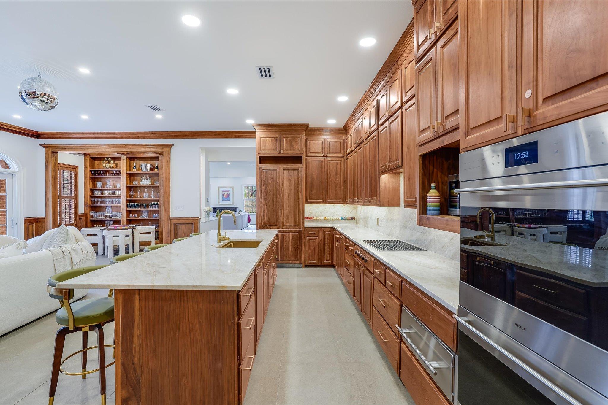 3705 Gilbert St #b Property Photo 8