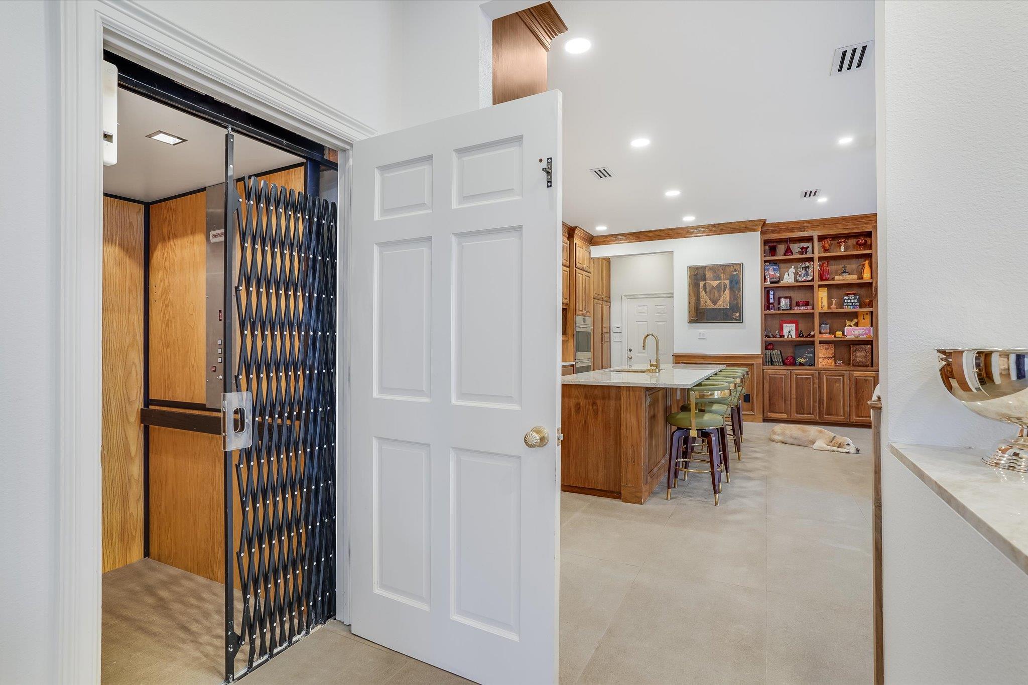 3705 Gilbert St #b Property Photo 13