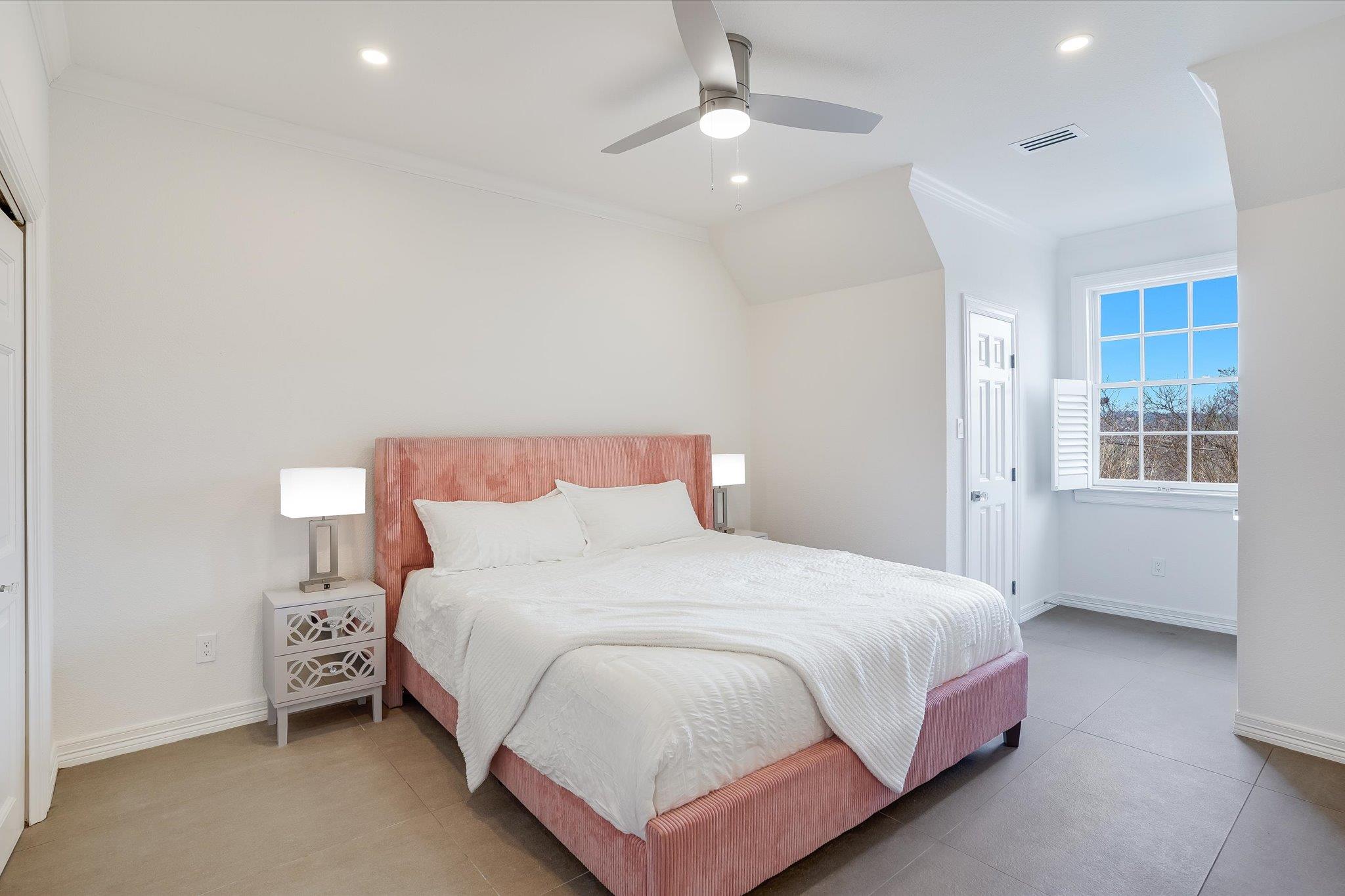 3705 Gilbert St #b Property Photo 23