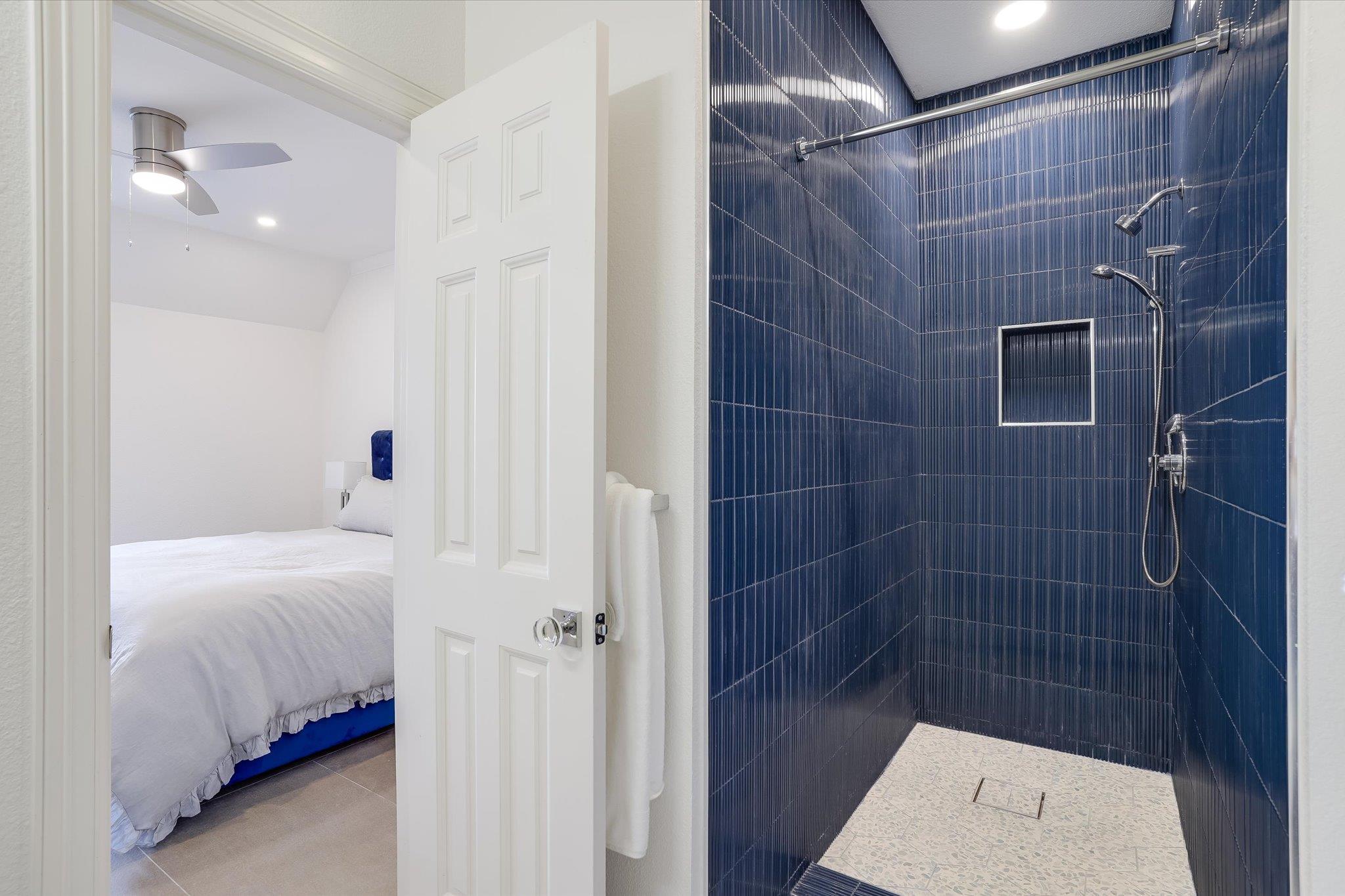3705 Gilbert St #b Property Photo 25