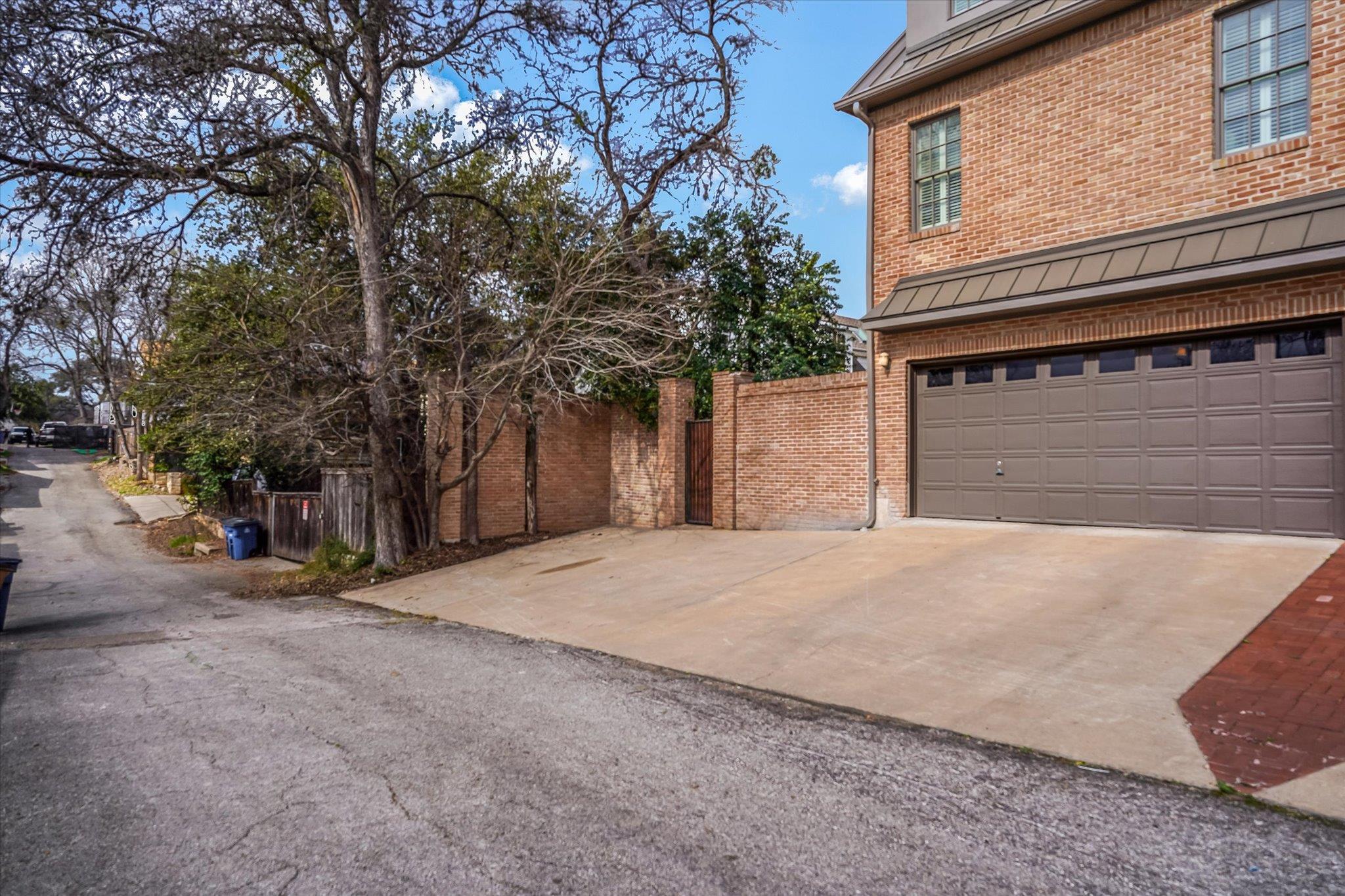 3705 Gilbert St #b Property Photo 35