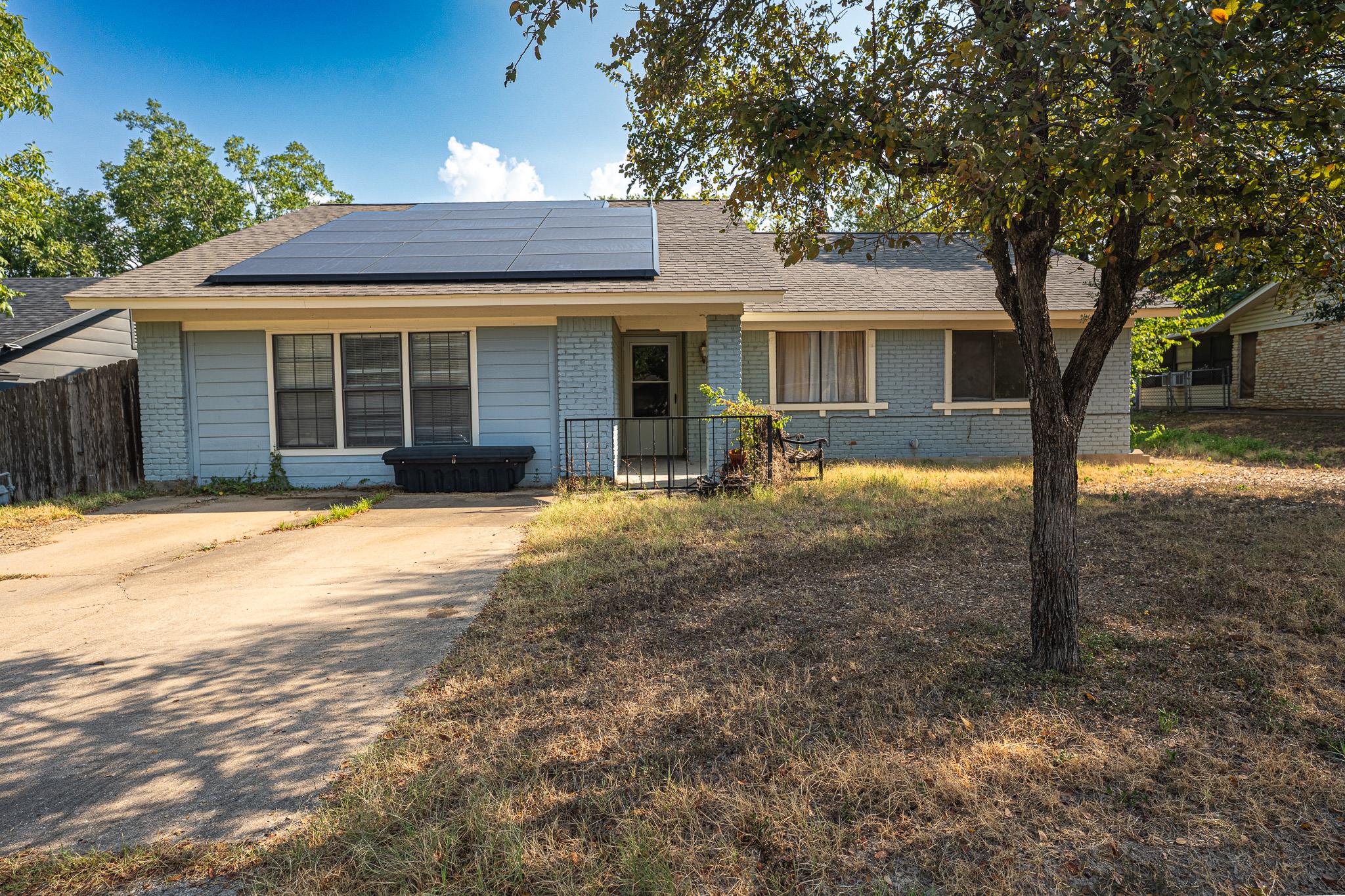 1404 Manford Hill Dr Property Photo 1