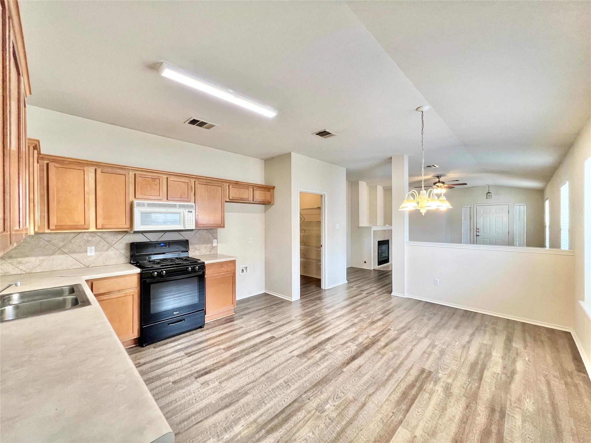 2221 Pearson Way Property Photo 1