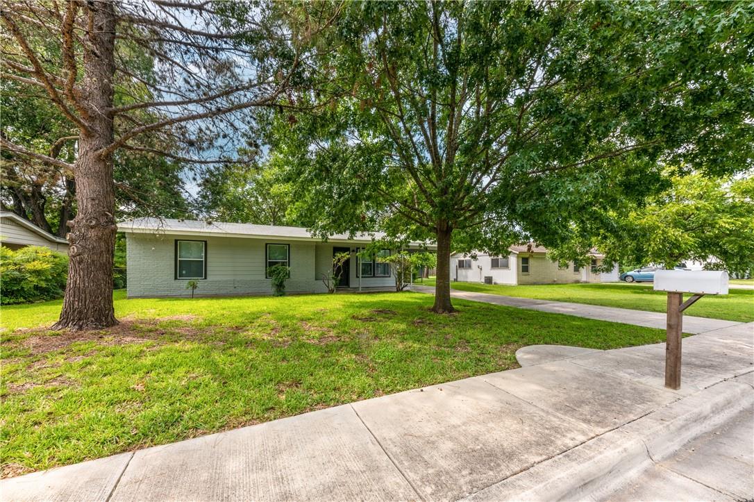 1113 Sycamore St Property Photo 2