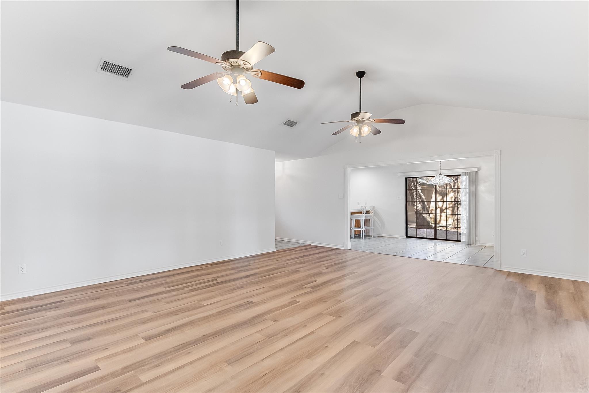 309 Delaware Springs Blvd Property Photo 10