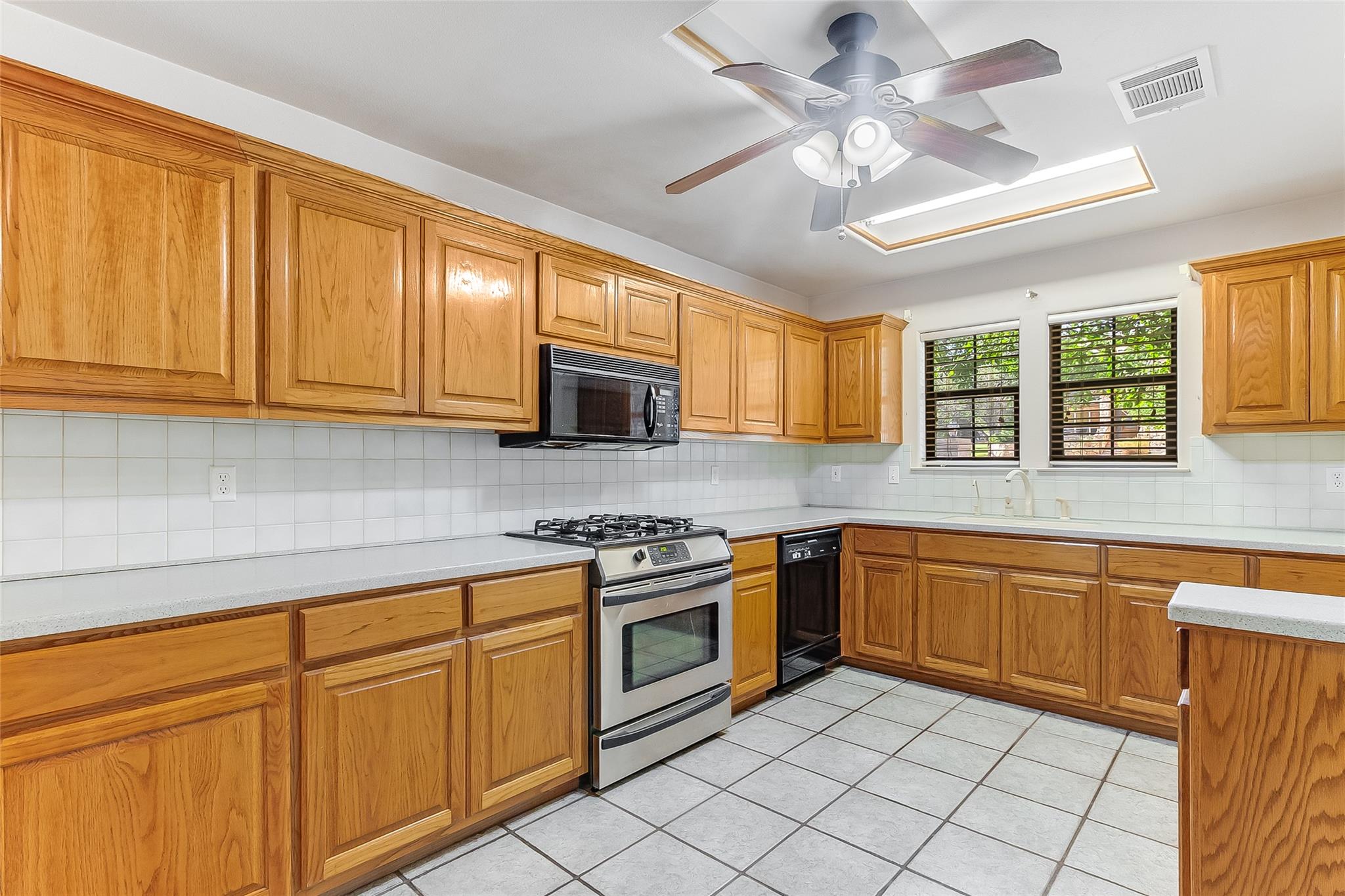 309 Delaware Springs Blvd Property Photo 14