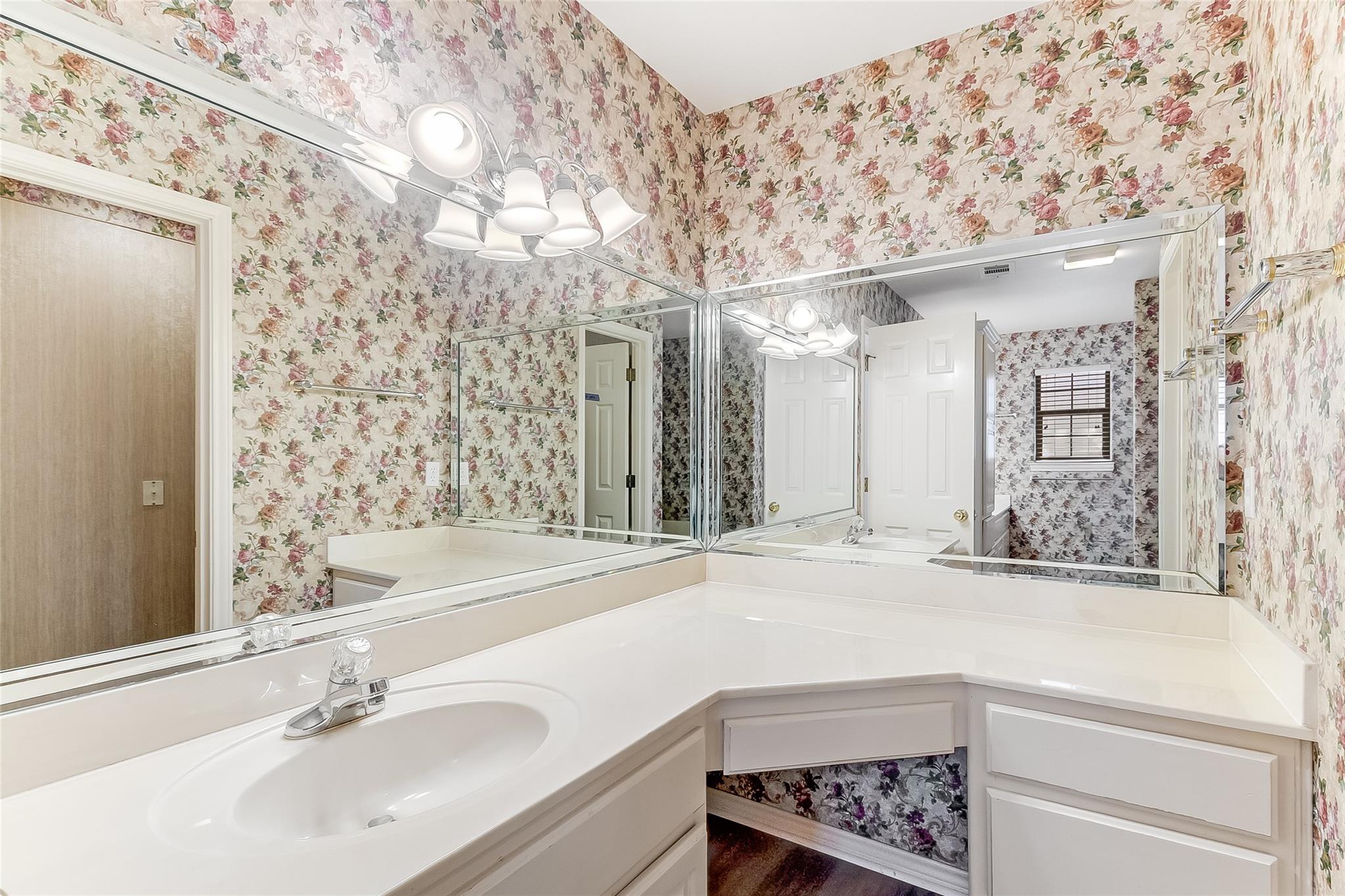 309 Delaware Springs Blvd Property Photo 20