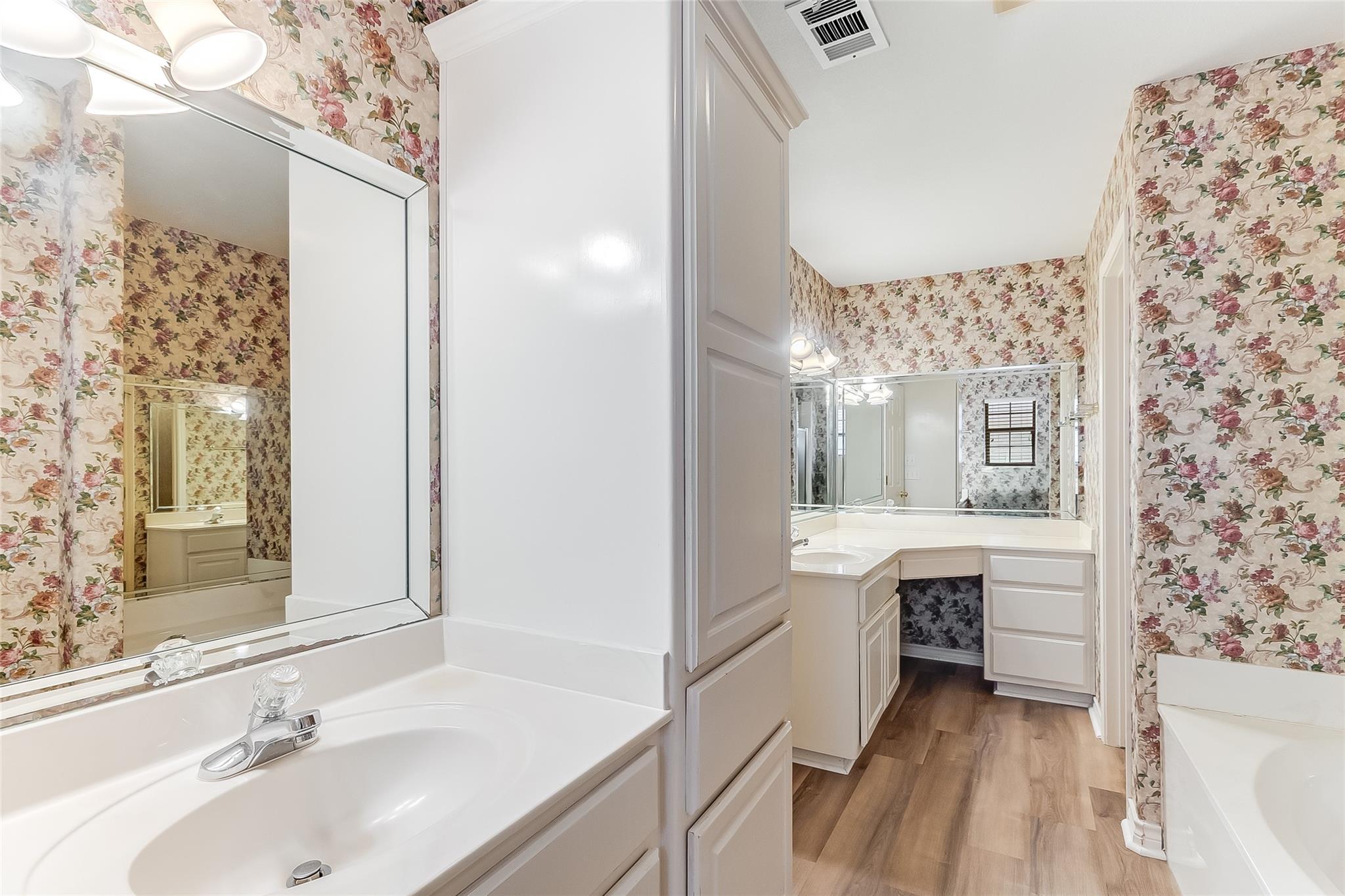 309 Delaware Springs Blvd Property Photo 21