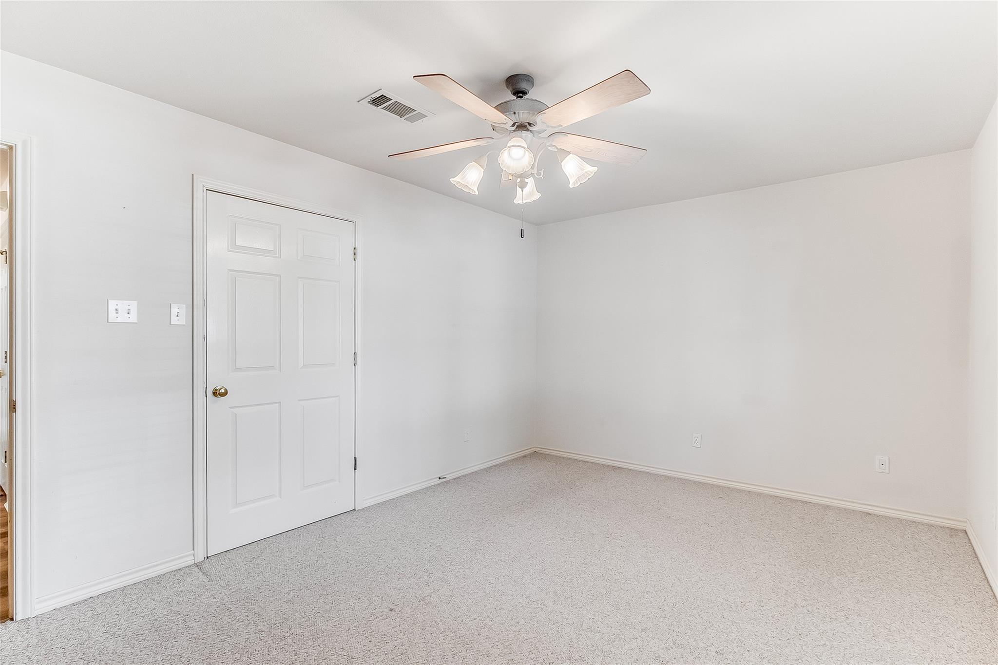 309 Delaware Springs Blvd Property Photo 27