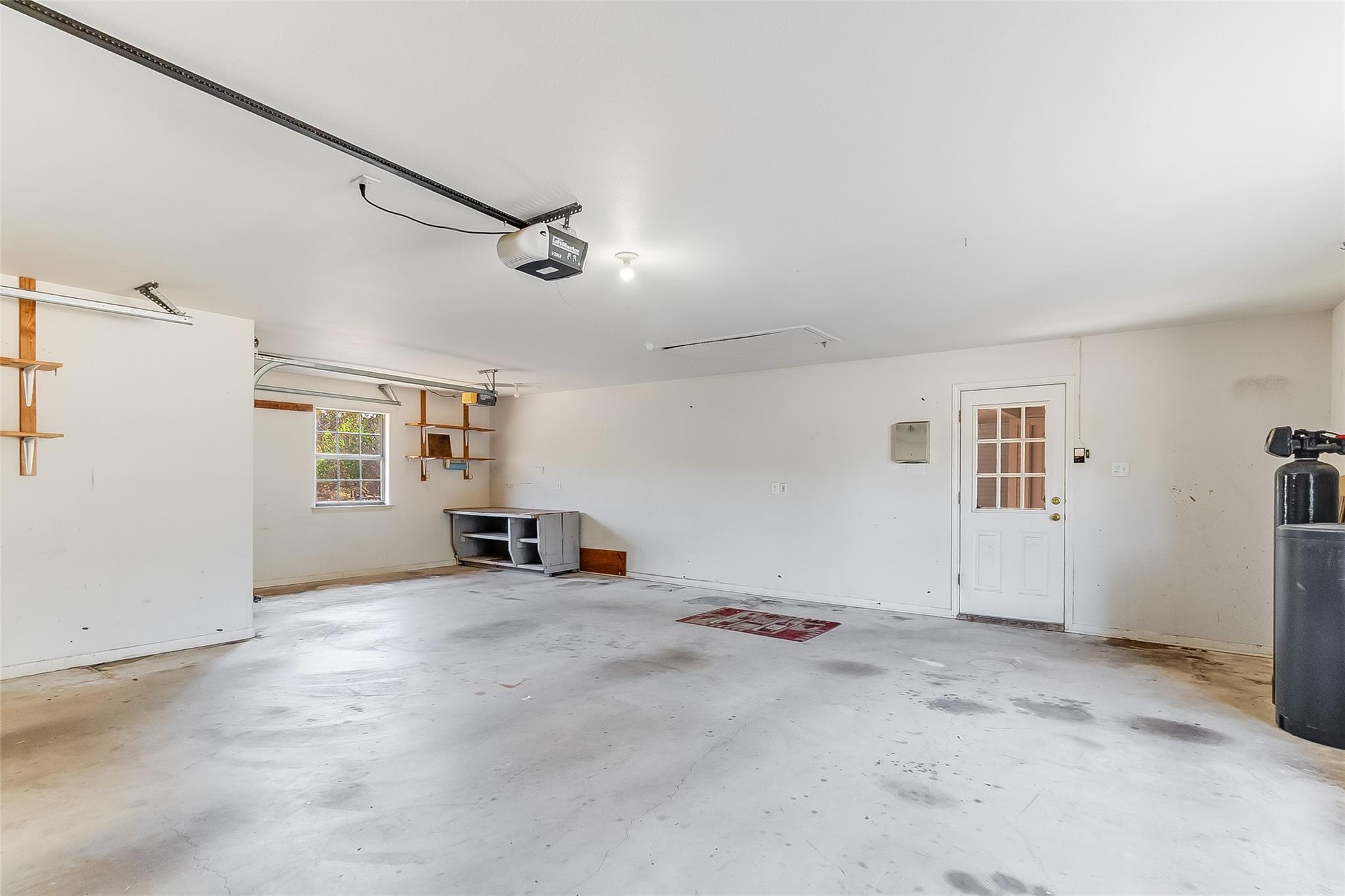 309 Delaware Springs Blvd Property Photo 34