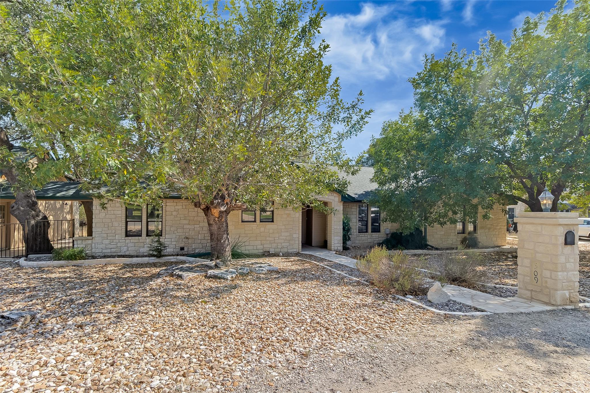 309 Delaware Springs Blvd Property Photo 37