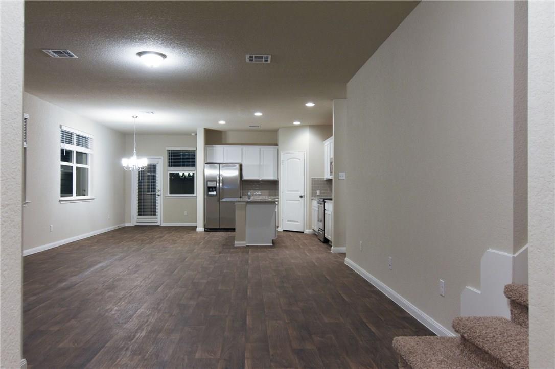 309 Naset Dr Property Photo 4