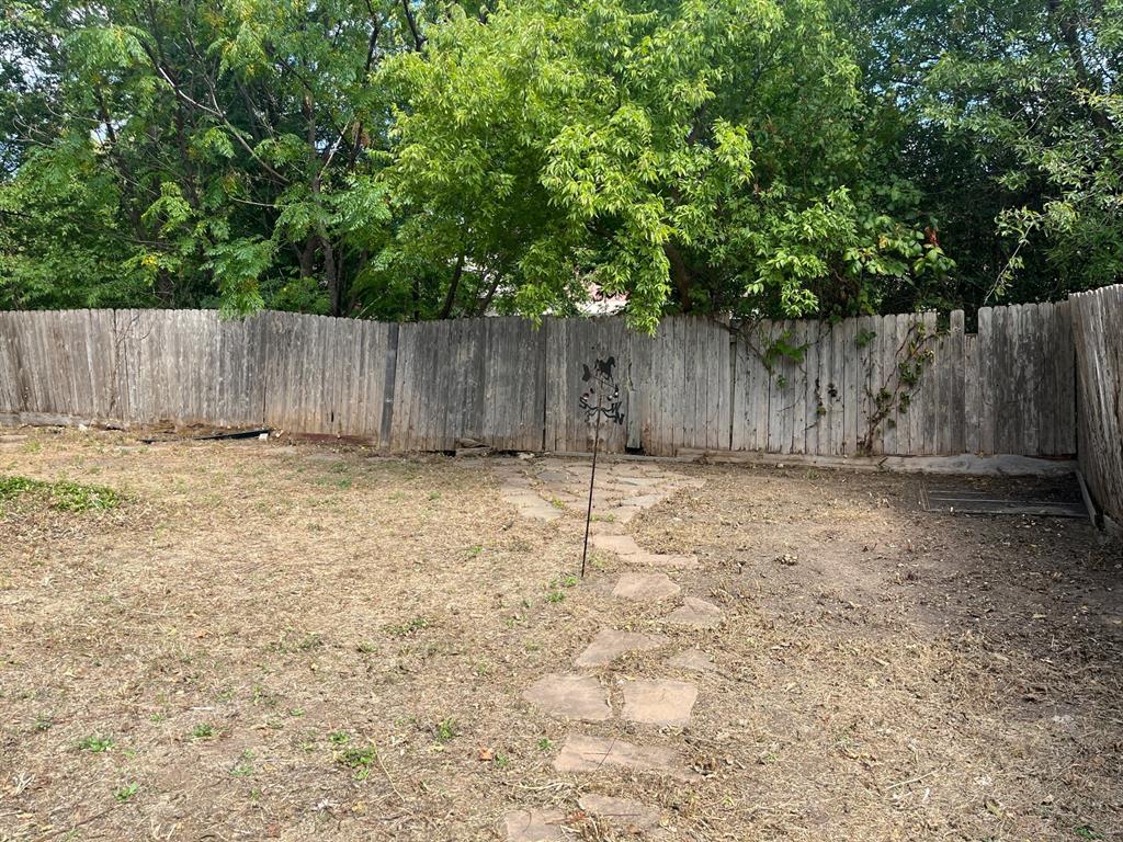 1608 Colony Creek Dr Property Photo 18