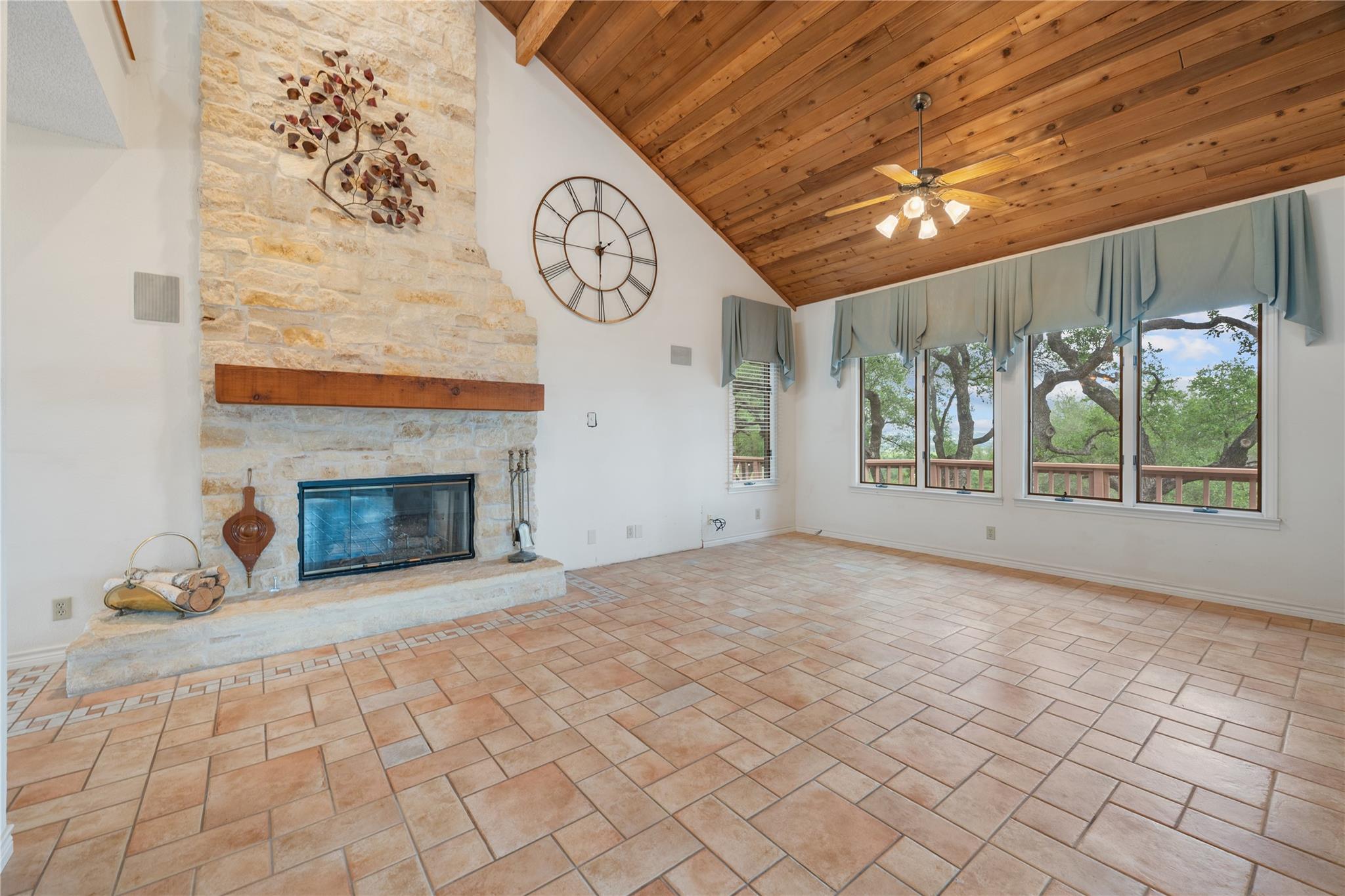 4505 Poteau Cir Property Photo 9